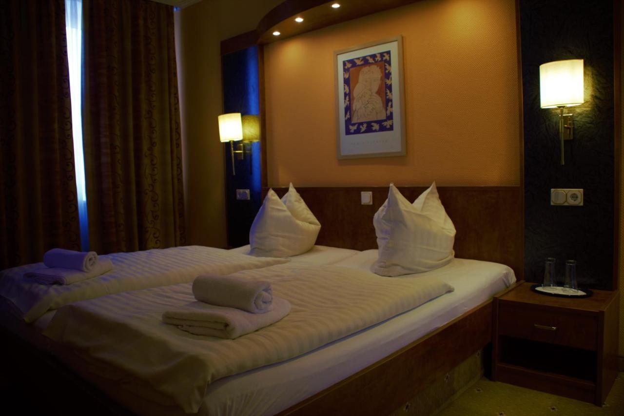 Hotel Am Bahnhof 魏尔堡 外观 照片
