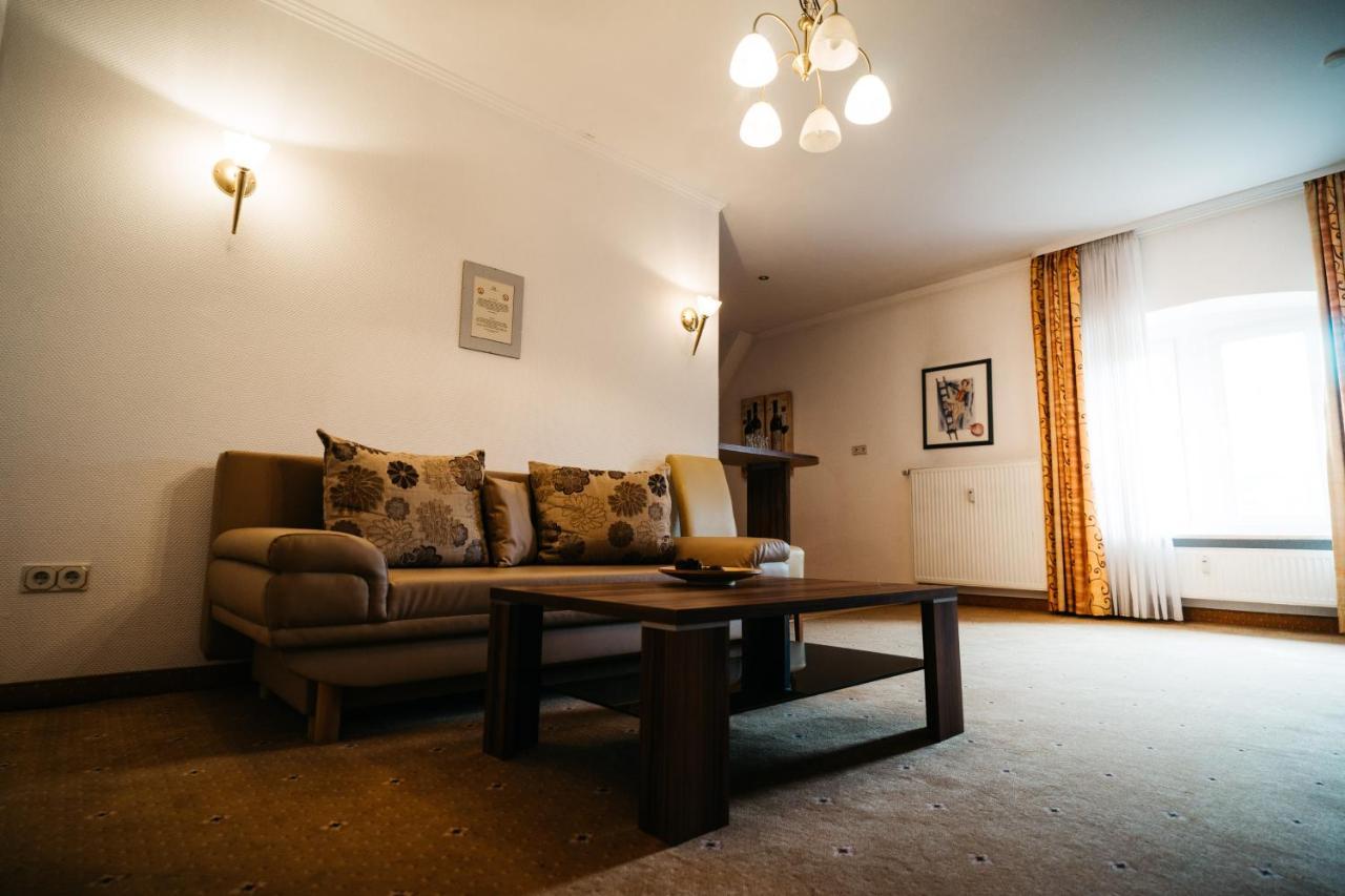 Hotel Am Bahnhof 魏尔堡 外观 照片